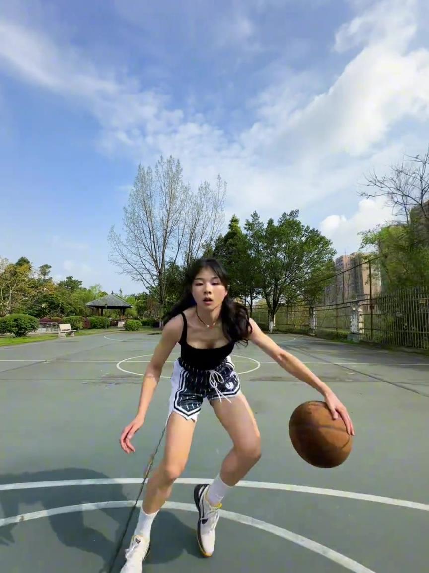 看著有點(diǎn)實(shí)力，敢背打我不？